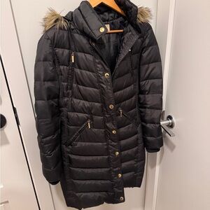 Women's Black Puffer Coat with Faux Fur Trim